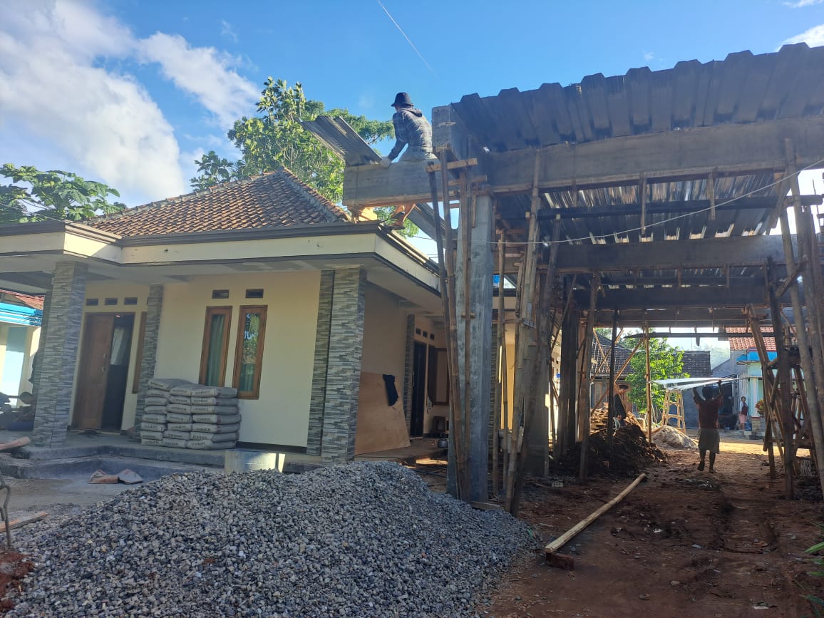  Pembangunan pondok pesantren Fathur Khoir di Kampung Cipecung, Desa Curug, Kota Serang, Banten.