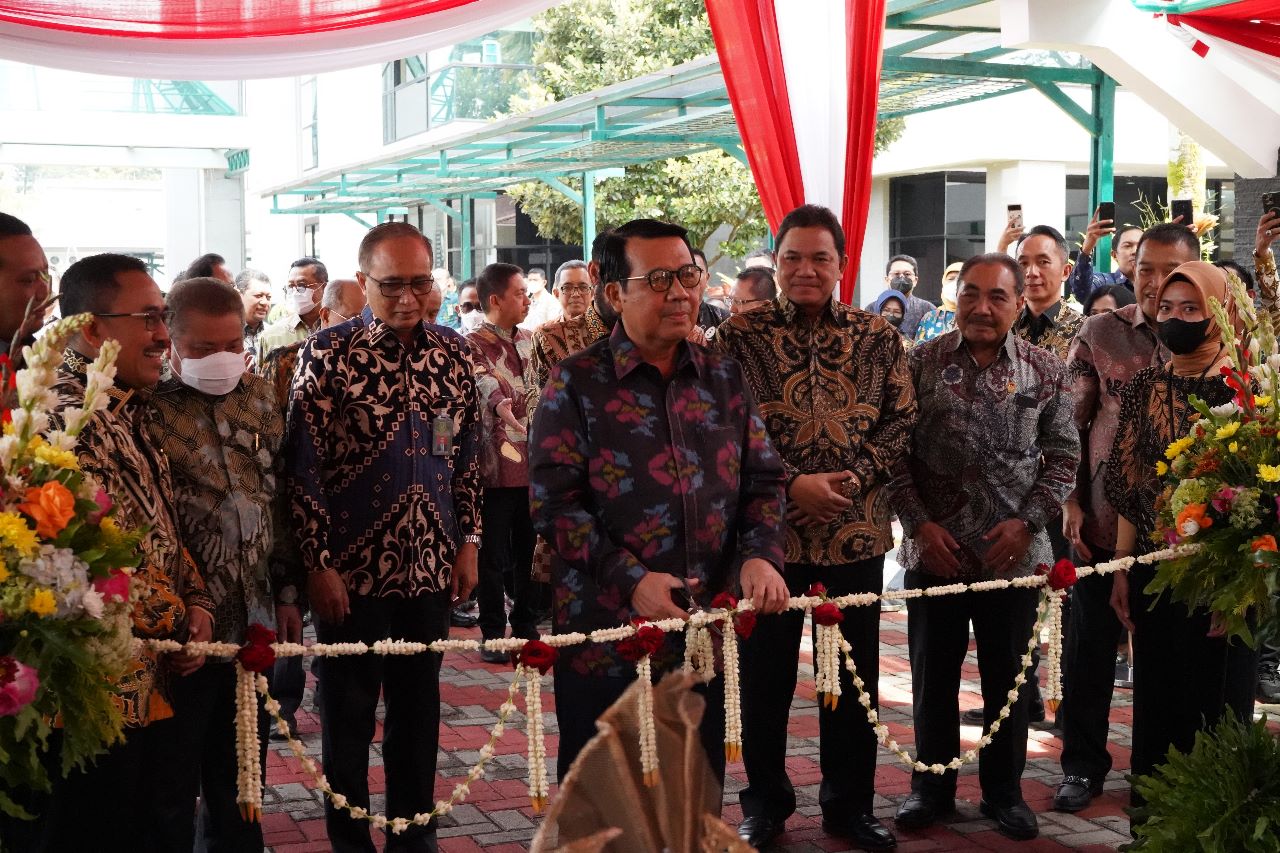 Ketua MA RI, Prof. Dr. H. M. Syarifuddin meresmikan Mahkamah Agung Corporate University dan Aplikasi terintegrasi Badan Litbang Diklat Kumdi