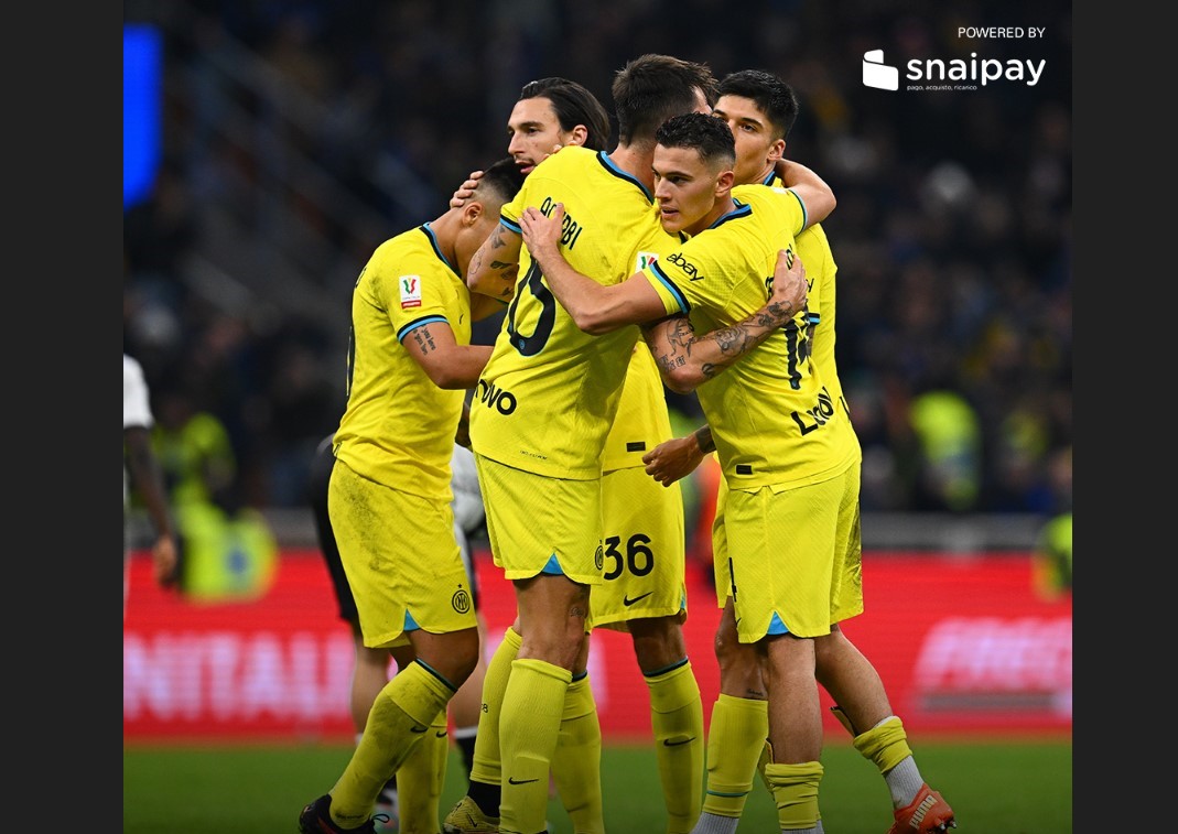 Para pemain Inter Milan melakukan selebrasi usai mencetak gol ke gawang Parma di laga Coppa Italia