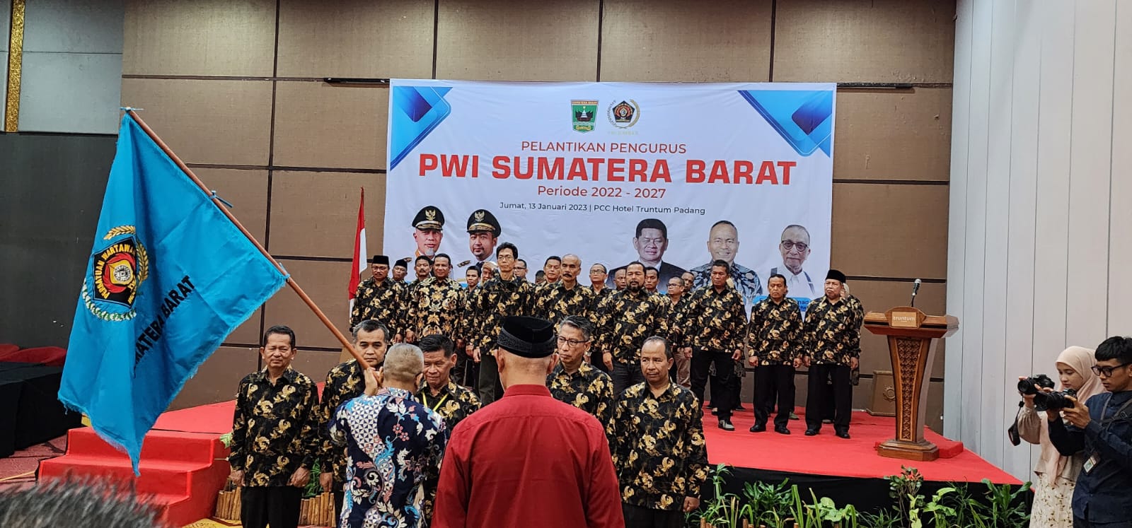 Pelantikan pengurus PWI Sumatra Barat oleh Ketua Umum PWI Atal S Depari