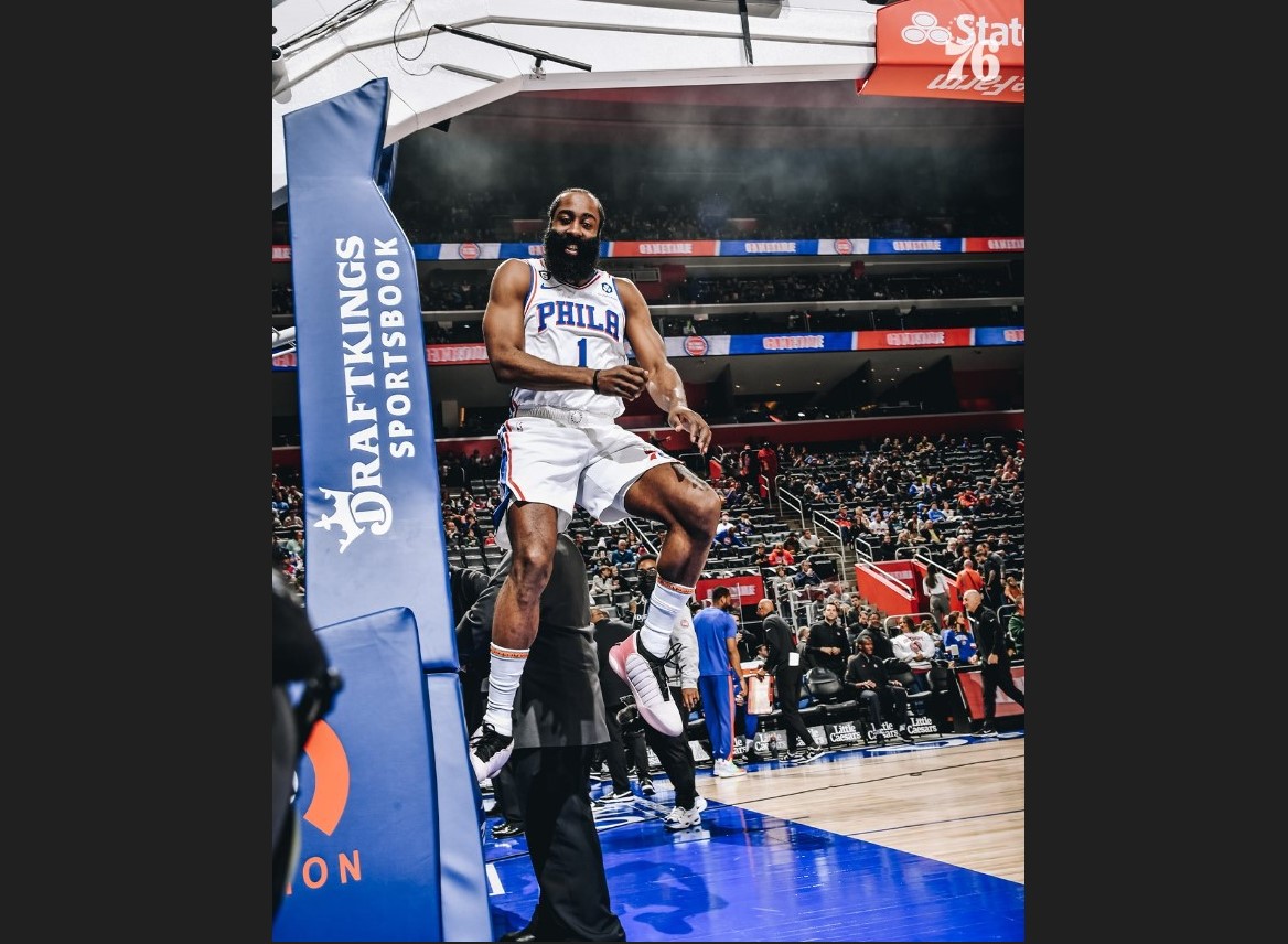 Harden Triple-Double, Sixers Tekuk Pistons