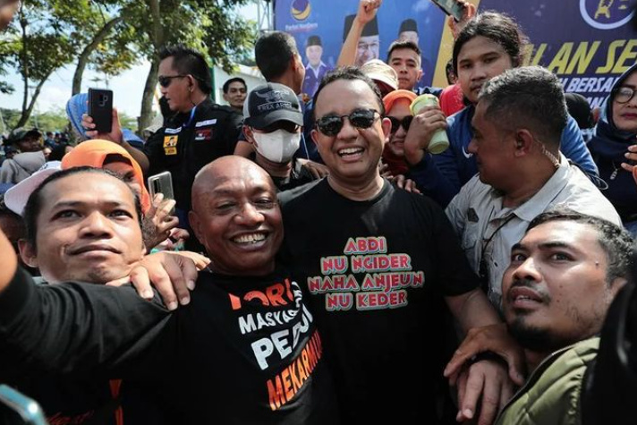 Anies Baswedan di Stadion Si Jalak Harupat. 