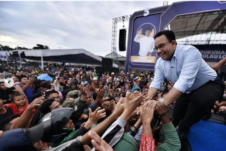 Calon presiden dari NasDem Anies Baswedan di Lapangan Masbagik, Lombok Timur.