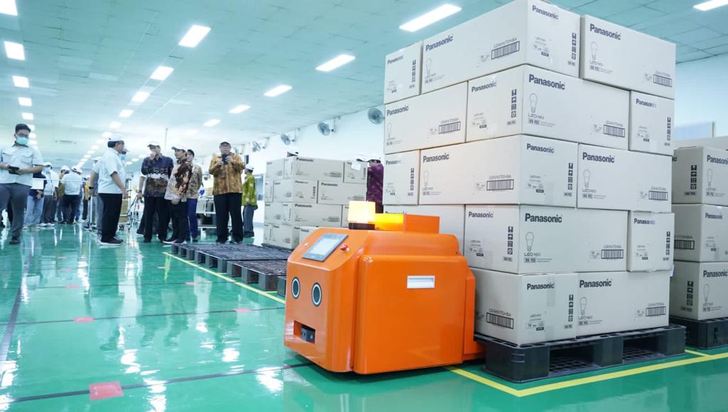 Panasonic meluncurkan Automasi Produksi Lampu LED Bulb