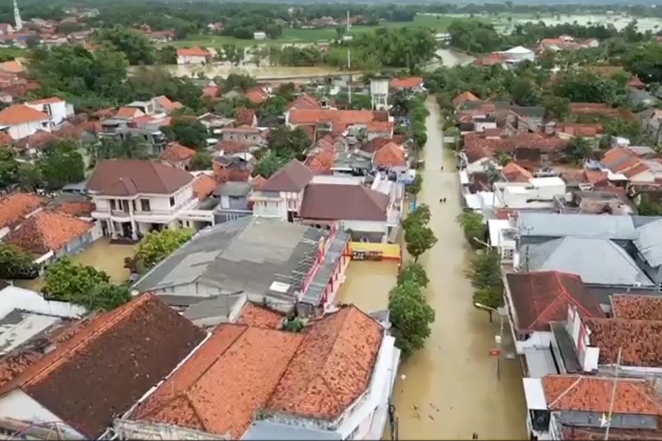 Banjir di Sampang.