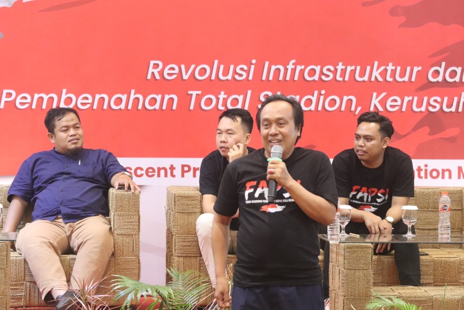 Sosiolog dari Universitas Muhammadiyah Malang Wahyudi Winarjo berbicara dalam seminar nasional yang diadakan FAPSI. 