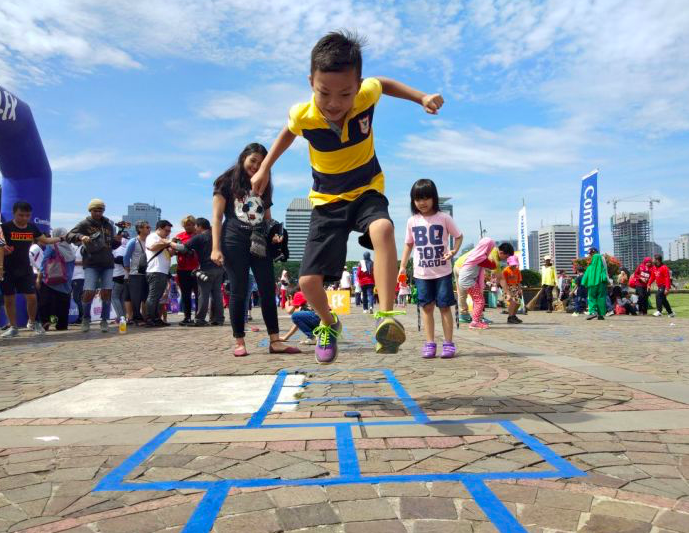 Berikan Mainan Sesuai Perkembangan Anak