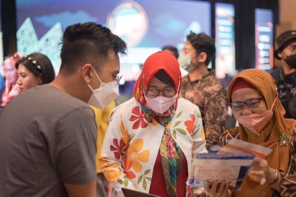 MauModal adalah produk pinjaman tunai yang diluncurkan oleh Maucash agar masyarakat mudah mendapatkan modal usaha.