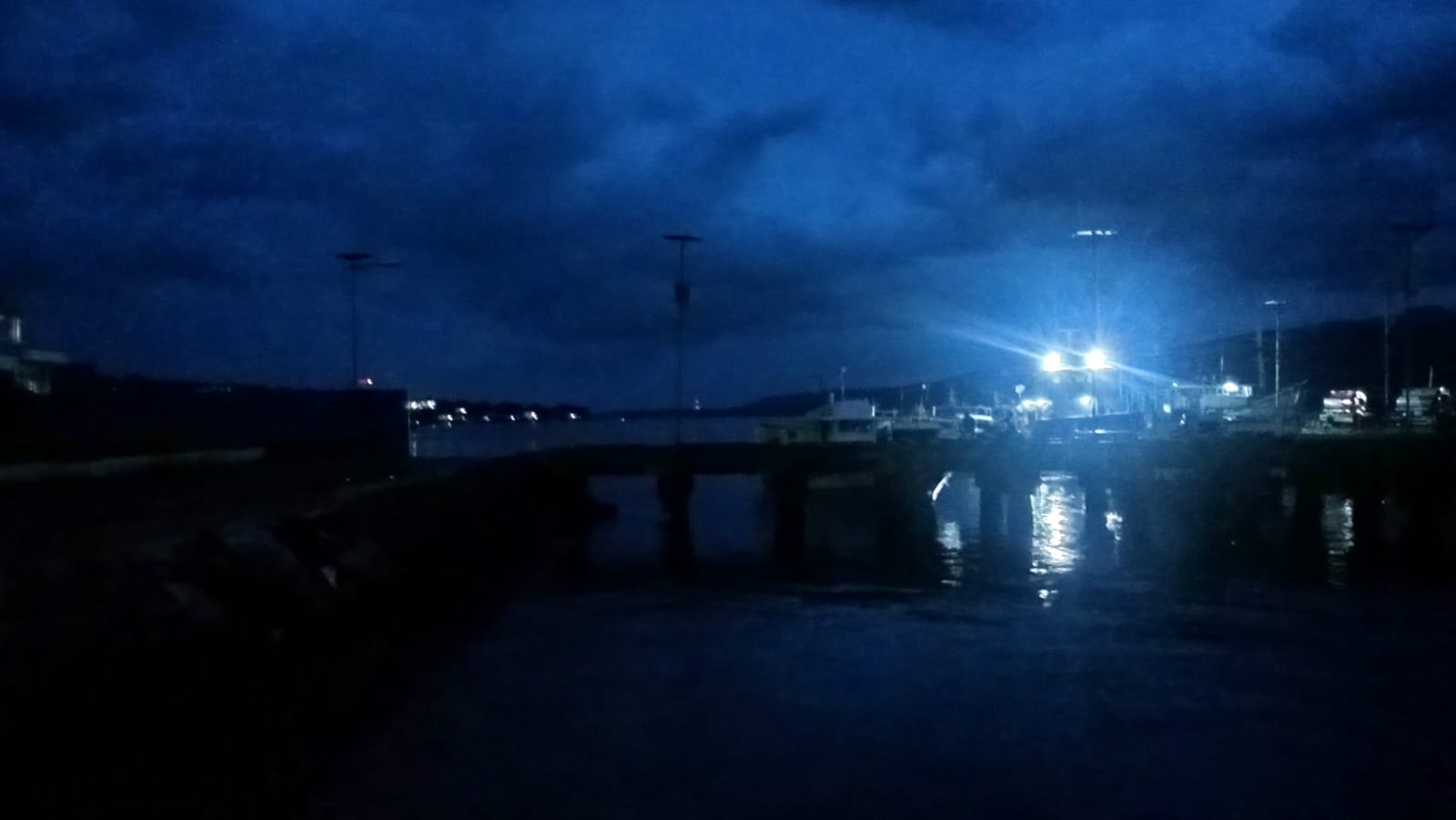 PJU Hanya Jadi Hiasan, Pelabuhan Larantuka Gelap Gulita di Malam Hari