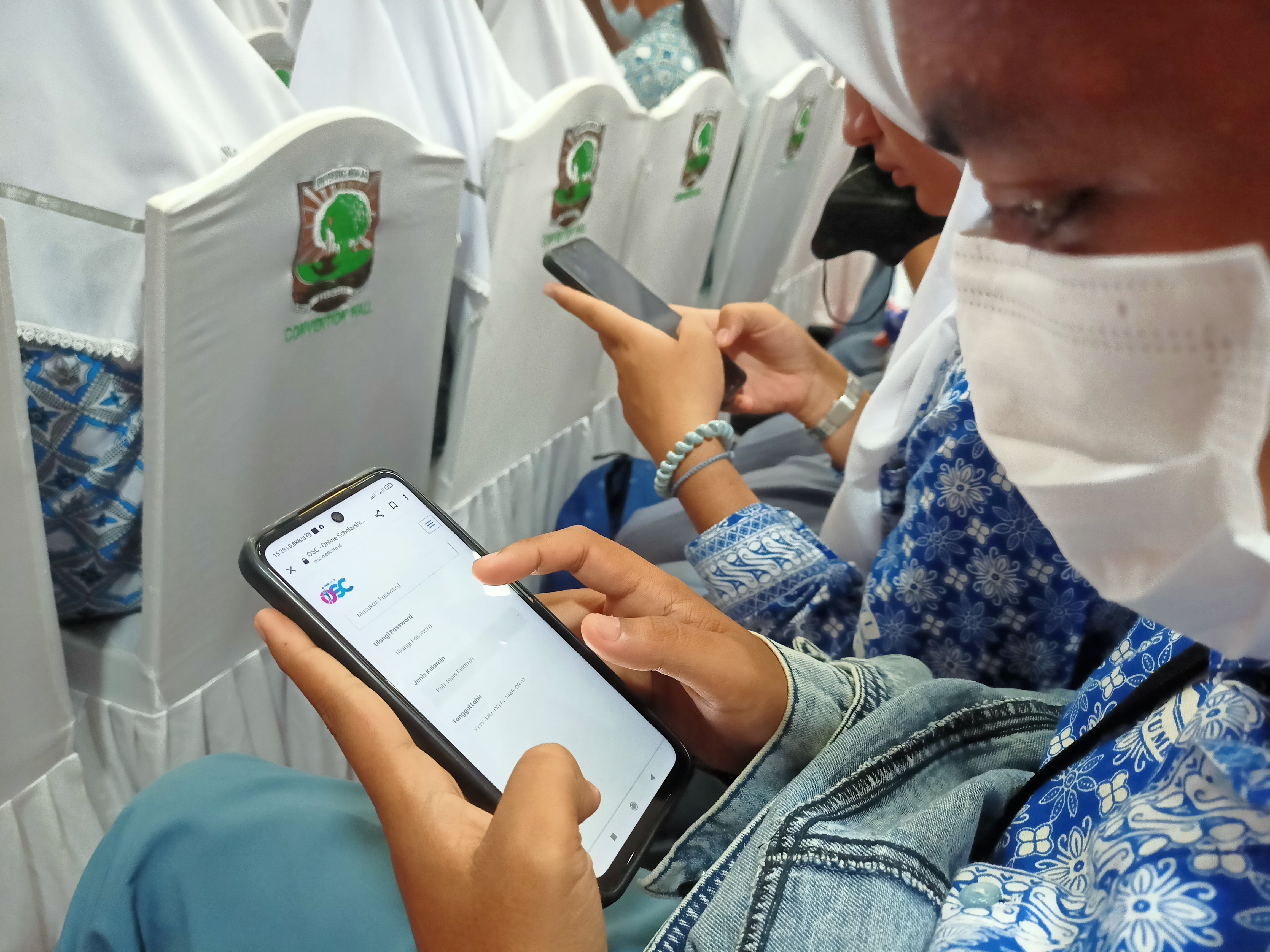 Pelajar mendaftar OSC