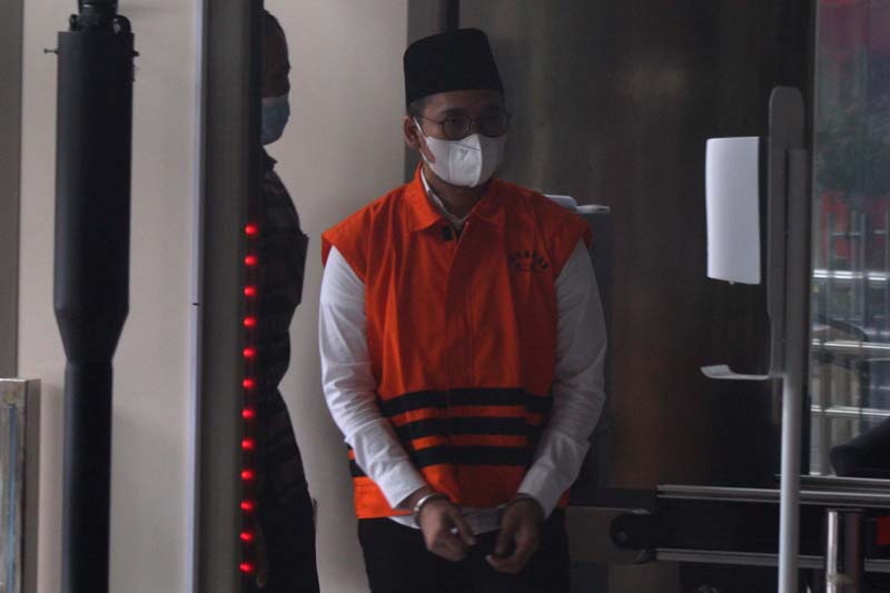  Bupati nonaktif Bangkalan R Abdul Latif Amin Imron