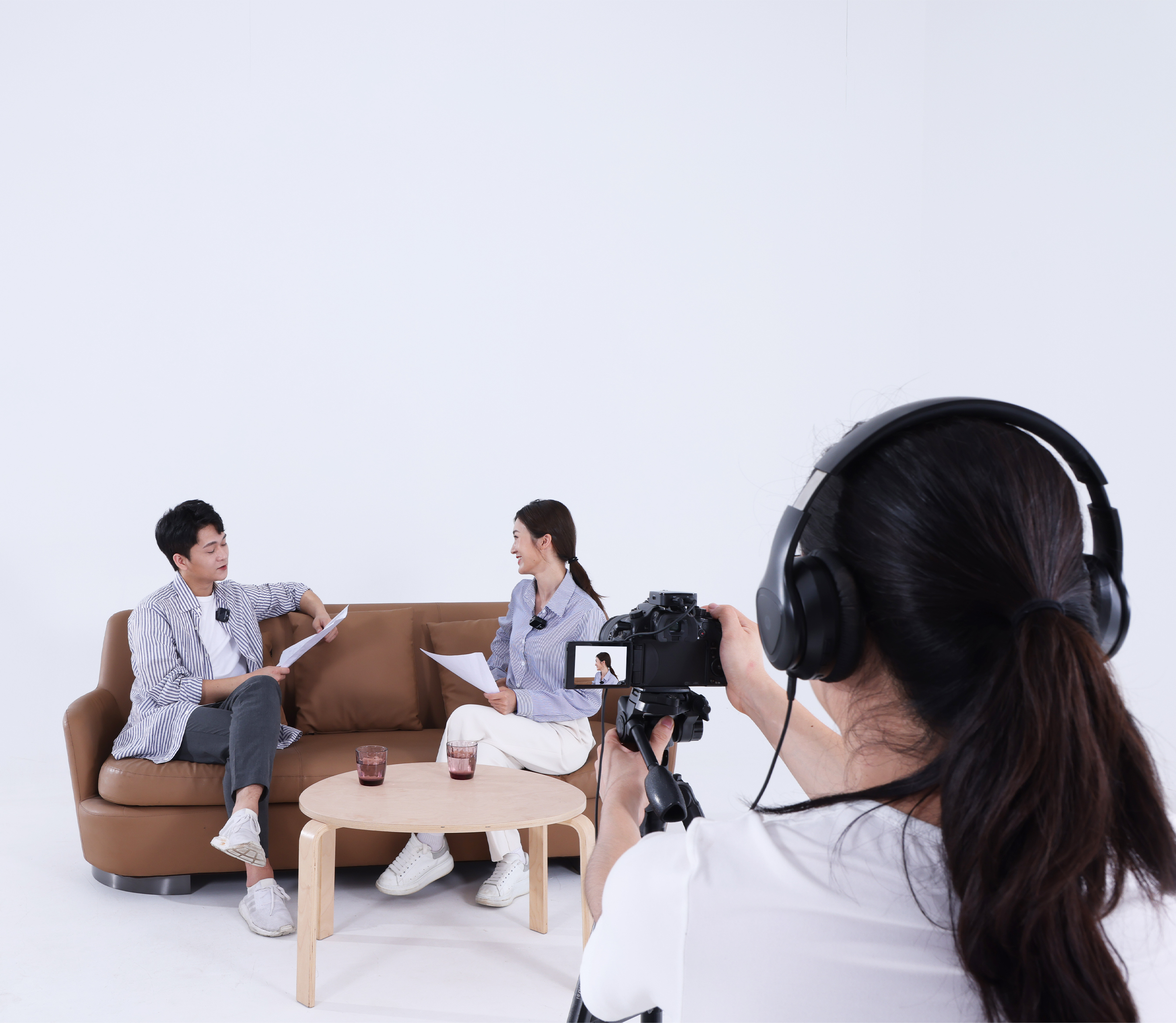 Konten kreator di Instagram, Tiktok dan Youtube membutuhkan perangkat audio mikrofon nirkabel yang sesuai kebutuhan.