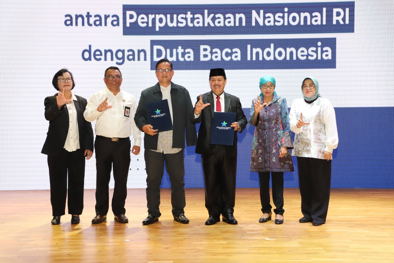 Penandatanganan kerja sama Perpusnas dengan Duta Baca Indonesia