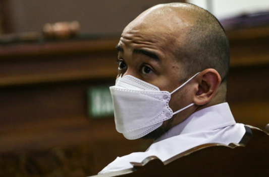 Terdakwa kasus merintangi penyidikan atau 