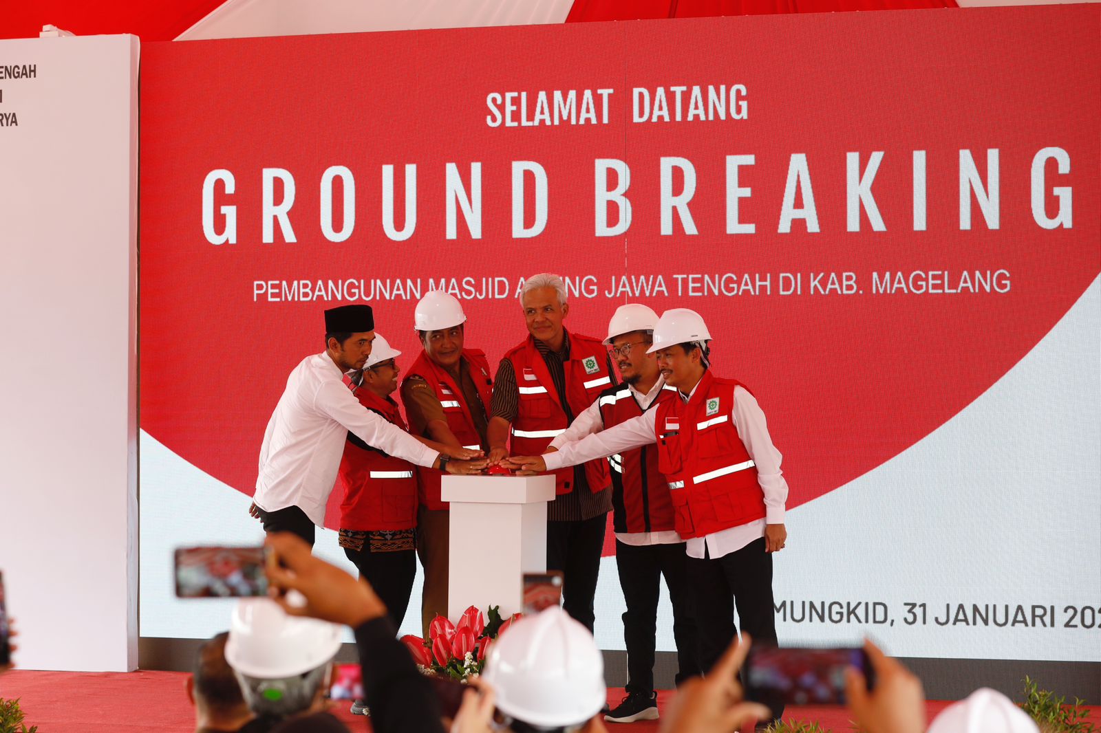 Ganjar Targetkan Pembangunan Masjid Agung Jawa Tengah Rampung Akhir 2023