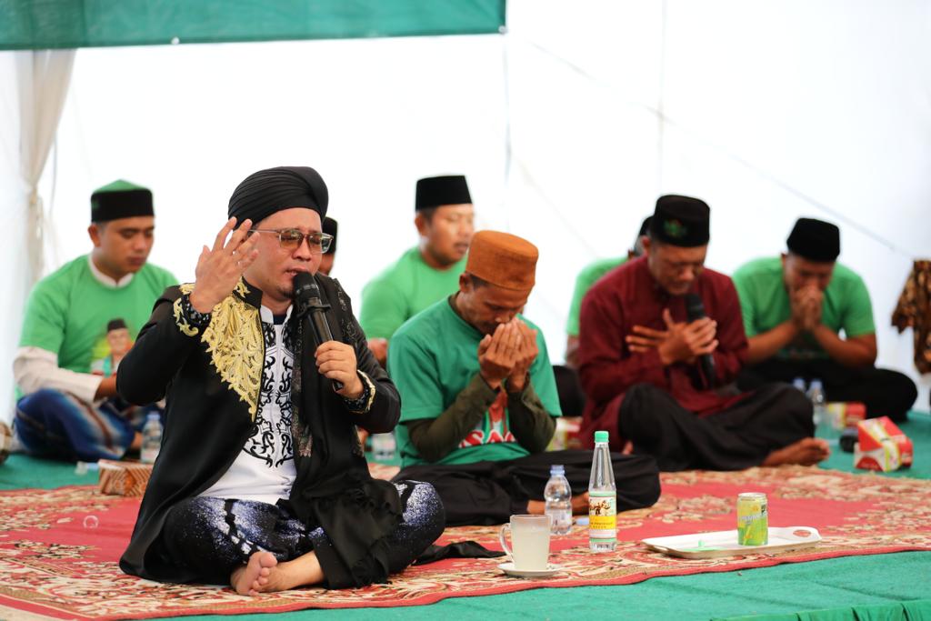 Relawan SAG Jambi juga menggelar sejumlah kegiatan. Mulai dari istigosah dan doa bersama untuk negeri,selain memberikan mushaf Al-Qur’an