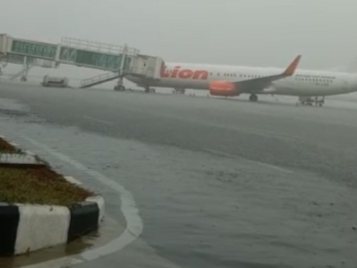 Banjir di Bandar Udara Sam Ratulangi.