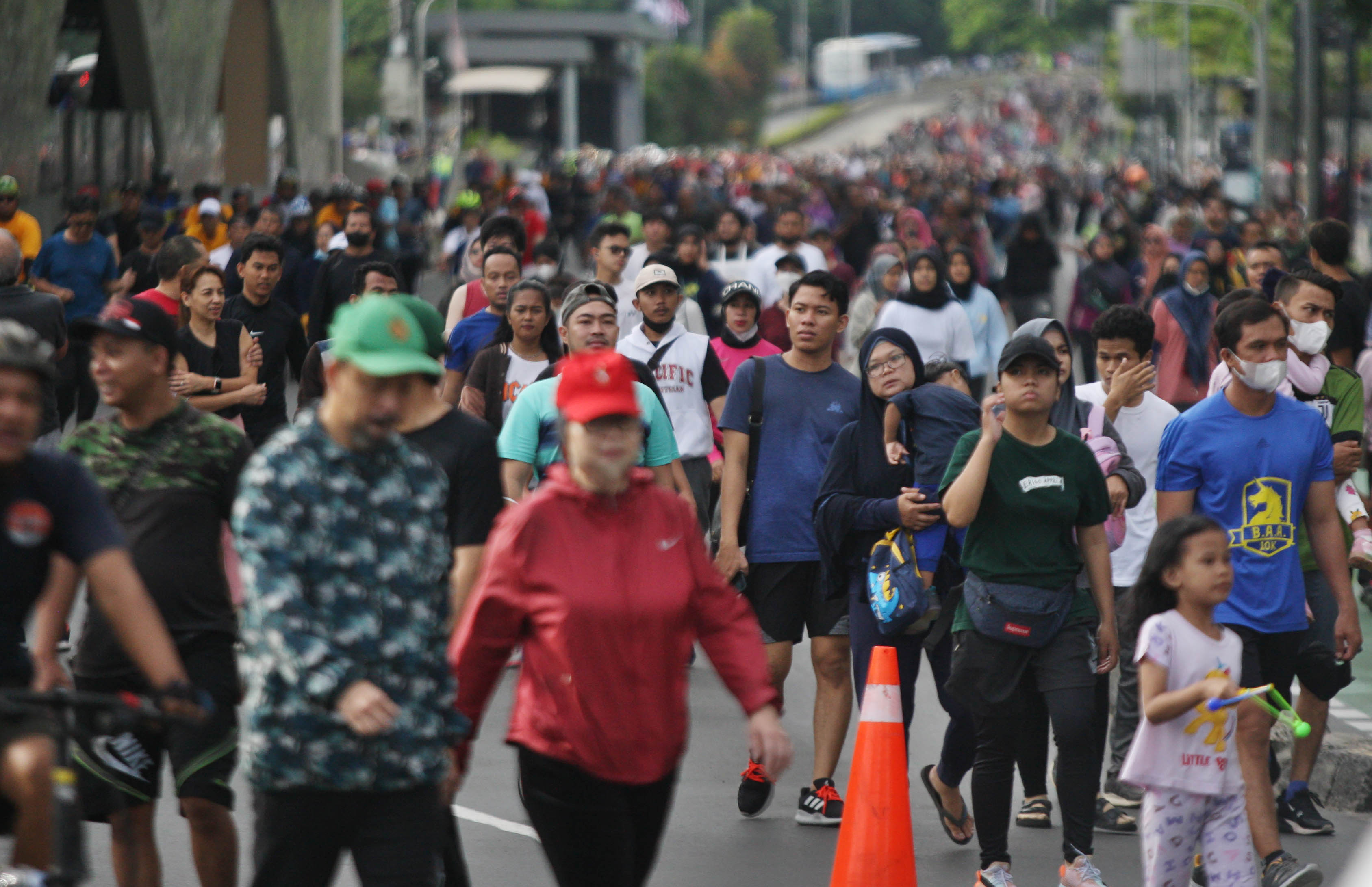 Susana car free day di Jakarta, , Minggu (08/01/2023), tanpa PPKM. Kendati covid-19 mereda, Kepala Negara meminta masyarakat waspada.