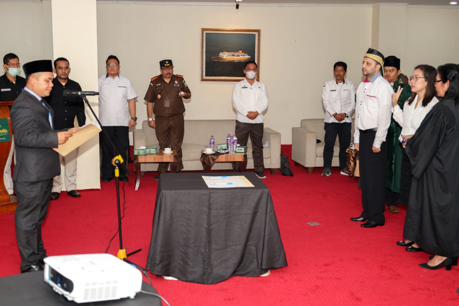 Sebanyak 40 orang Panitia Pemilihan Kecamatan (PPK) se-Kota Pematang Siantar dilantik oleh Komisi Pemilihan Umum (KPU) setempat, Rabu (4/1/2