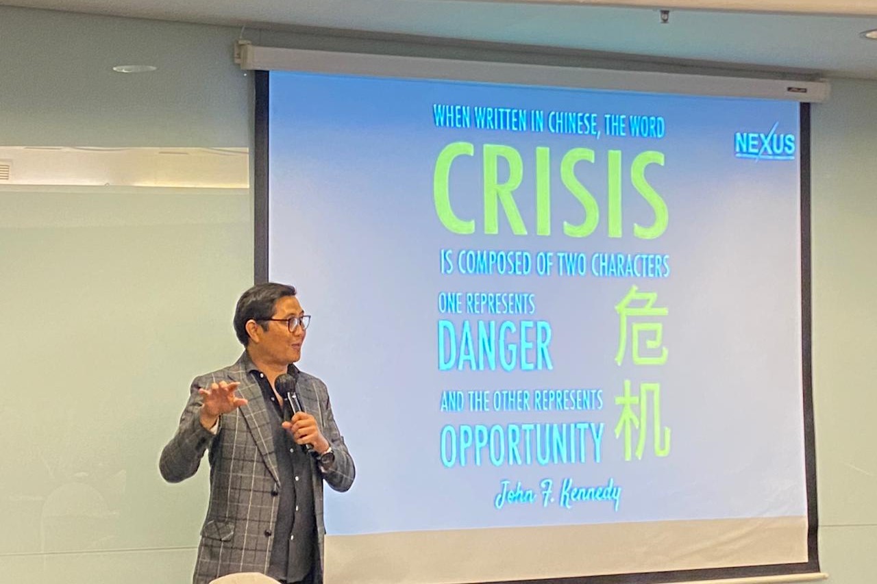 Pengaruh Budaya Luar dari Media Sosial, Tantangan Praktisi Komunikasi 