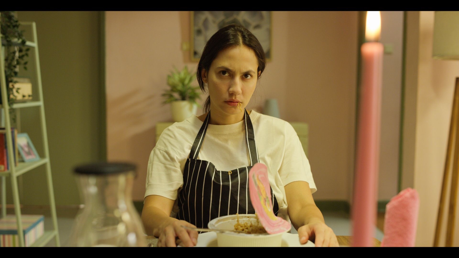 Pevita Pearce dalam serial Katarsis yang tayang di Vidio.