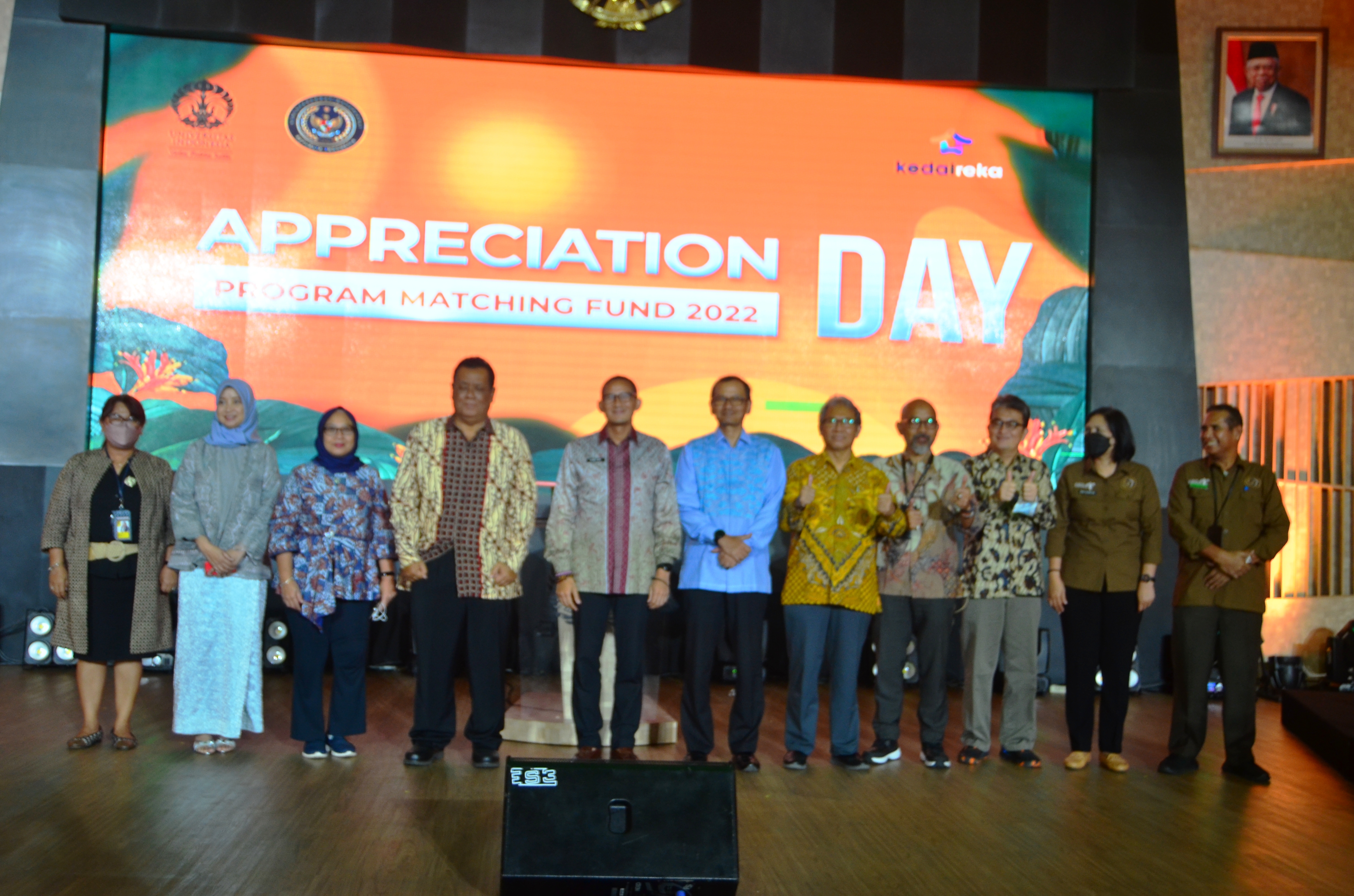 Civitas Akademika Fakultas Kesehatan Masyarakat UI Raih Penghargaan 