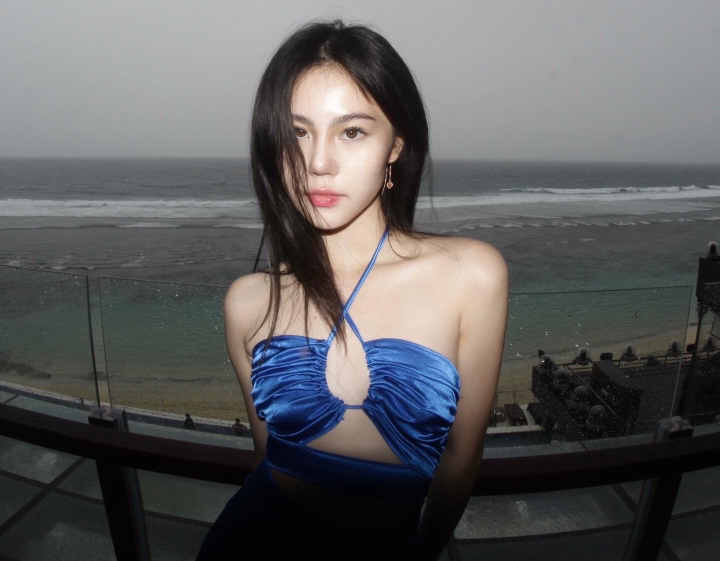 Artis pendatang baru asal Surabaya Zoe Levana.