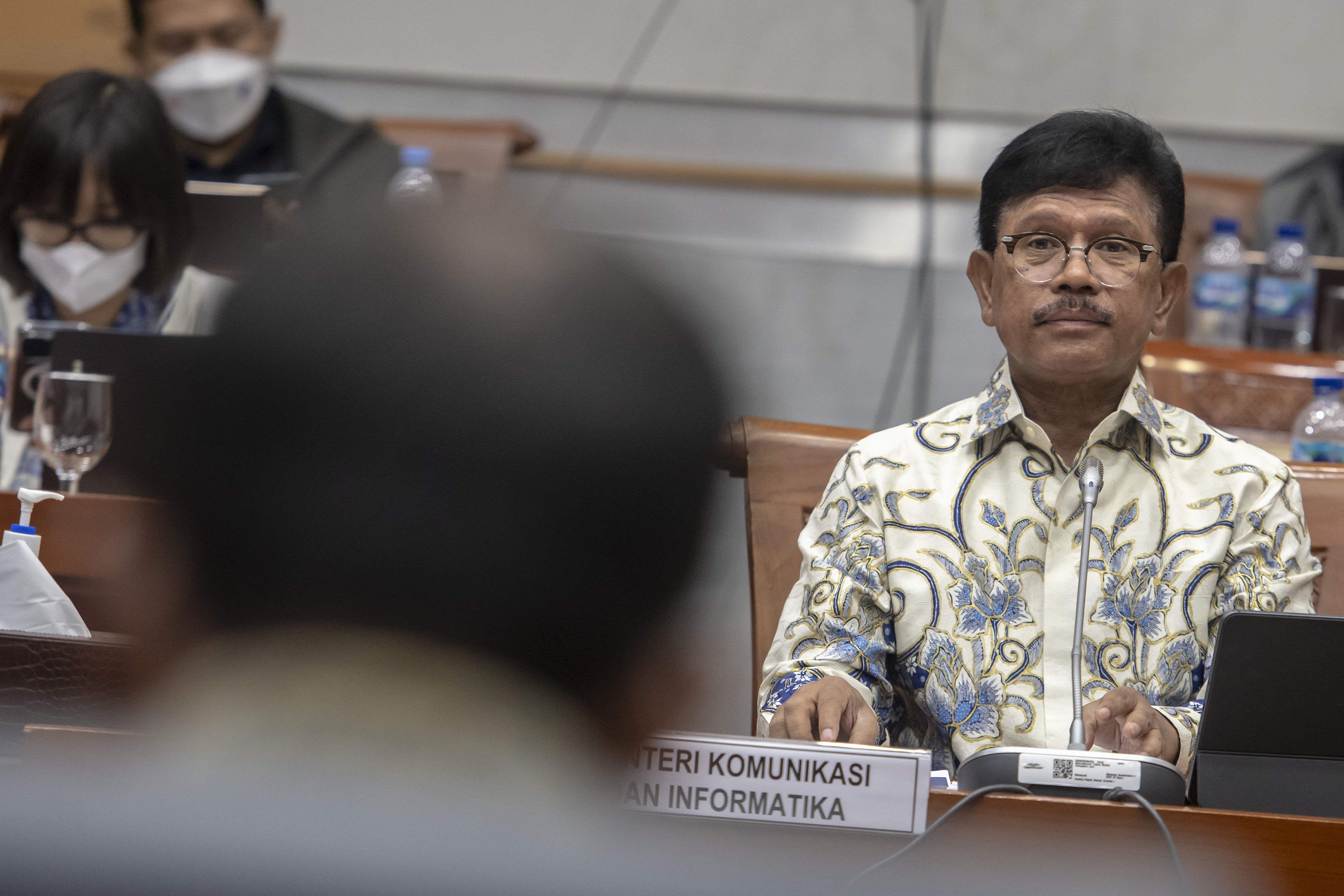 Menkominfo Johnny G. Plate saat mengikuti rapat kerja dengan Komisi I DPR.