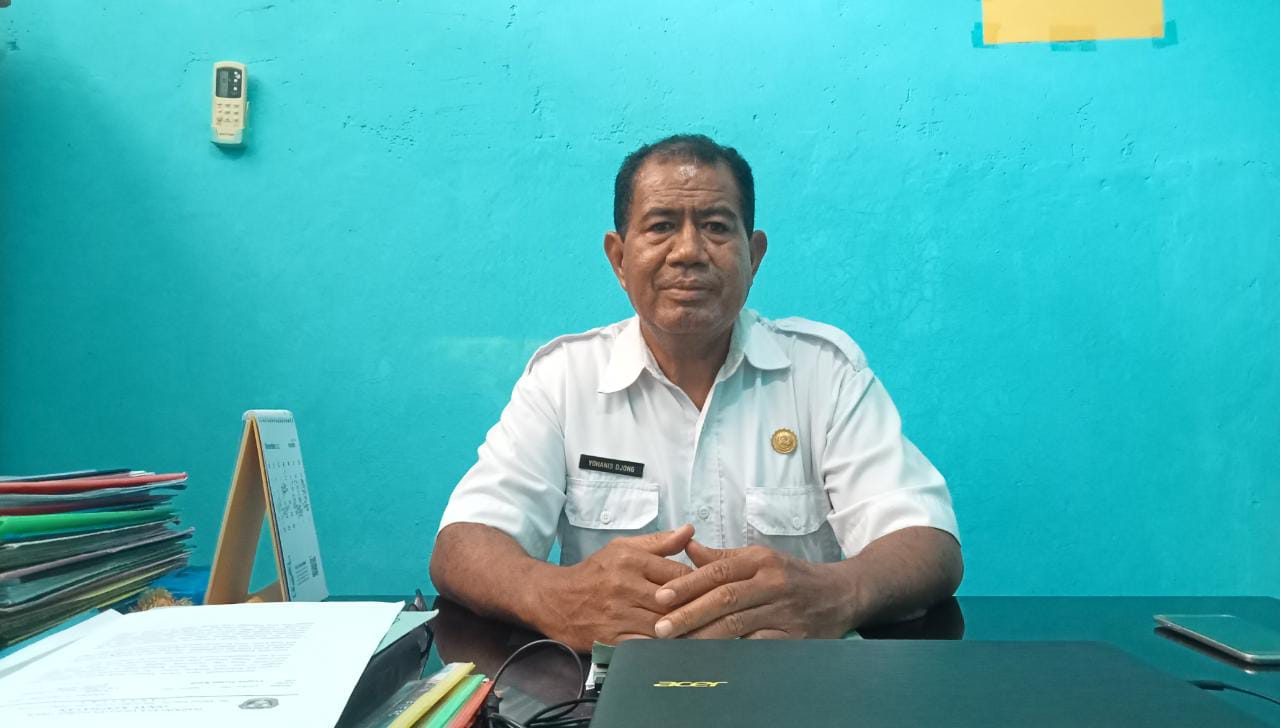 Sekretaris Dinas Kesehatan Kabupaten Flotim Yohanis Jong