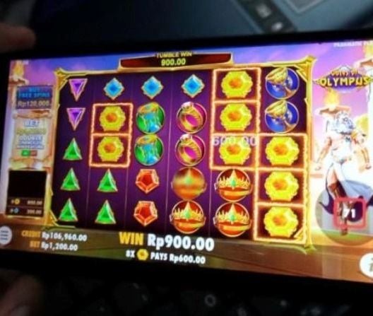 Ilustrasi. Judi online di layar komputer. 