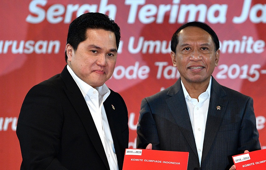 Menteri BUM Erick Thohir (kiri), Menpora Zainudin Amali (kanan) 