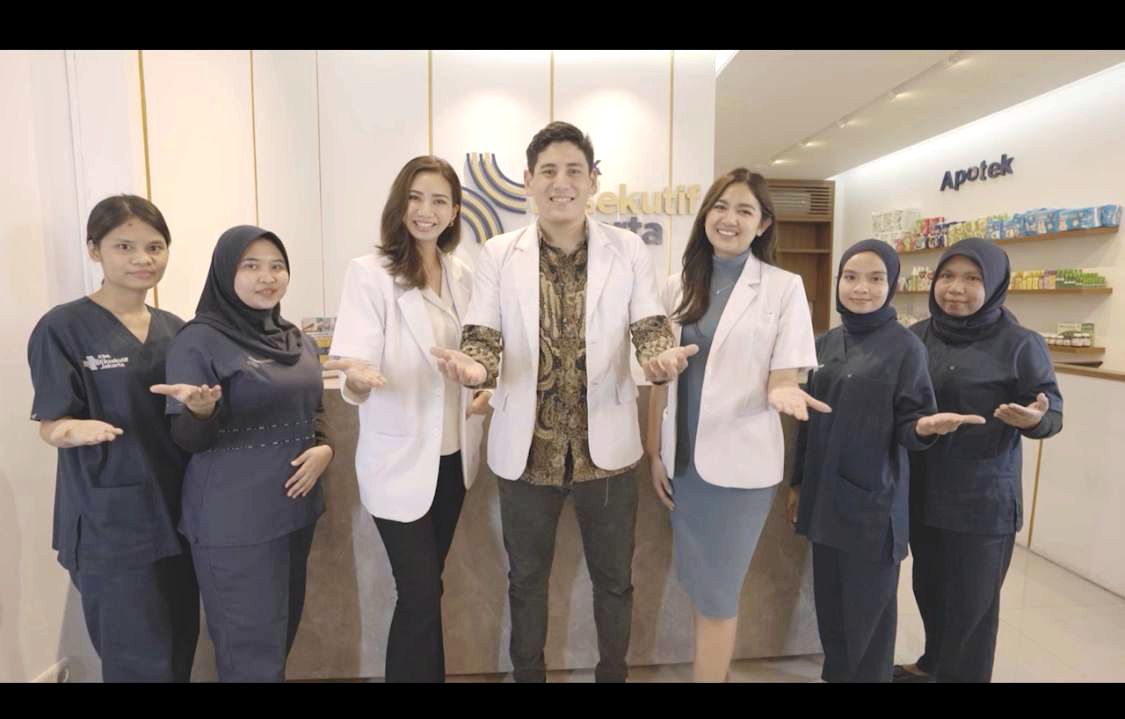 Para tenaga medis Klinik Eksekutif Jakarta.