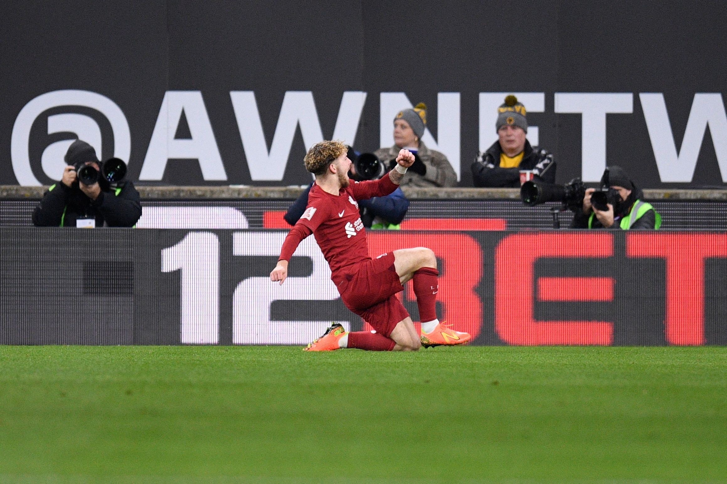 Gelandang Liverpool Harvey Elliott melakukan selebrasi usai mencetak gol ke gawang Wolverhampton Wanderers di laga Piala FA.