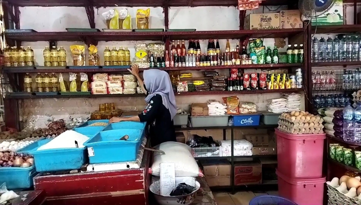 Pemerintah harus turun tangan untuk mengatasi langkanya minyak goreng Minyakita agar usaha UMKM berjalan dan masyarakat tidak terbebani.