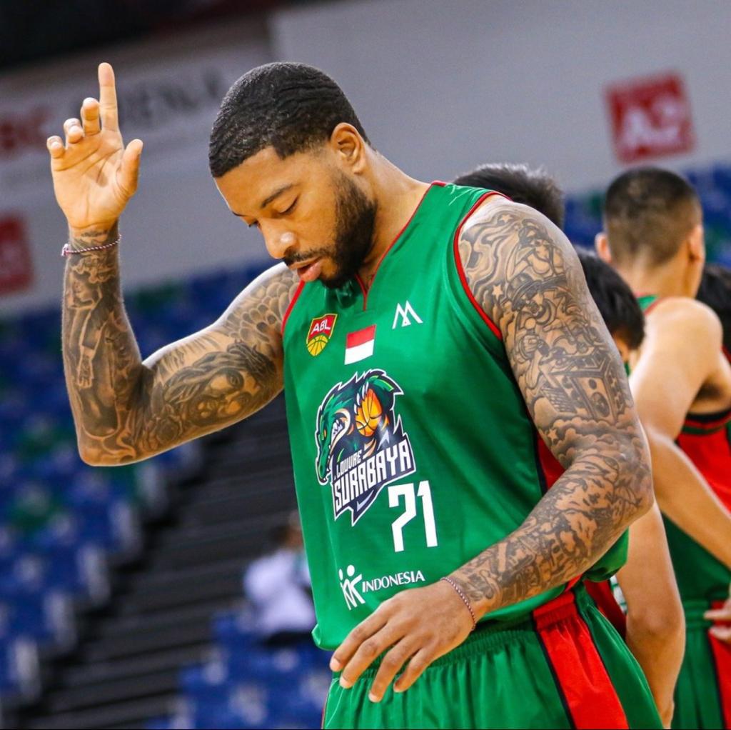 Jamarr Andre Johnson membela Louvre Indonesia melawan  Zamboanga Valientes di ajang AB: Invitational 2023