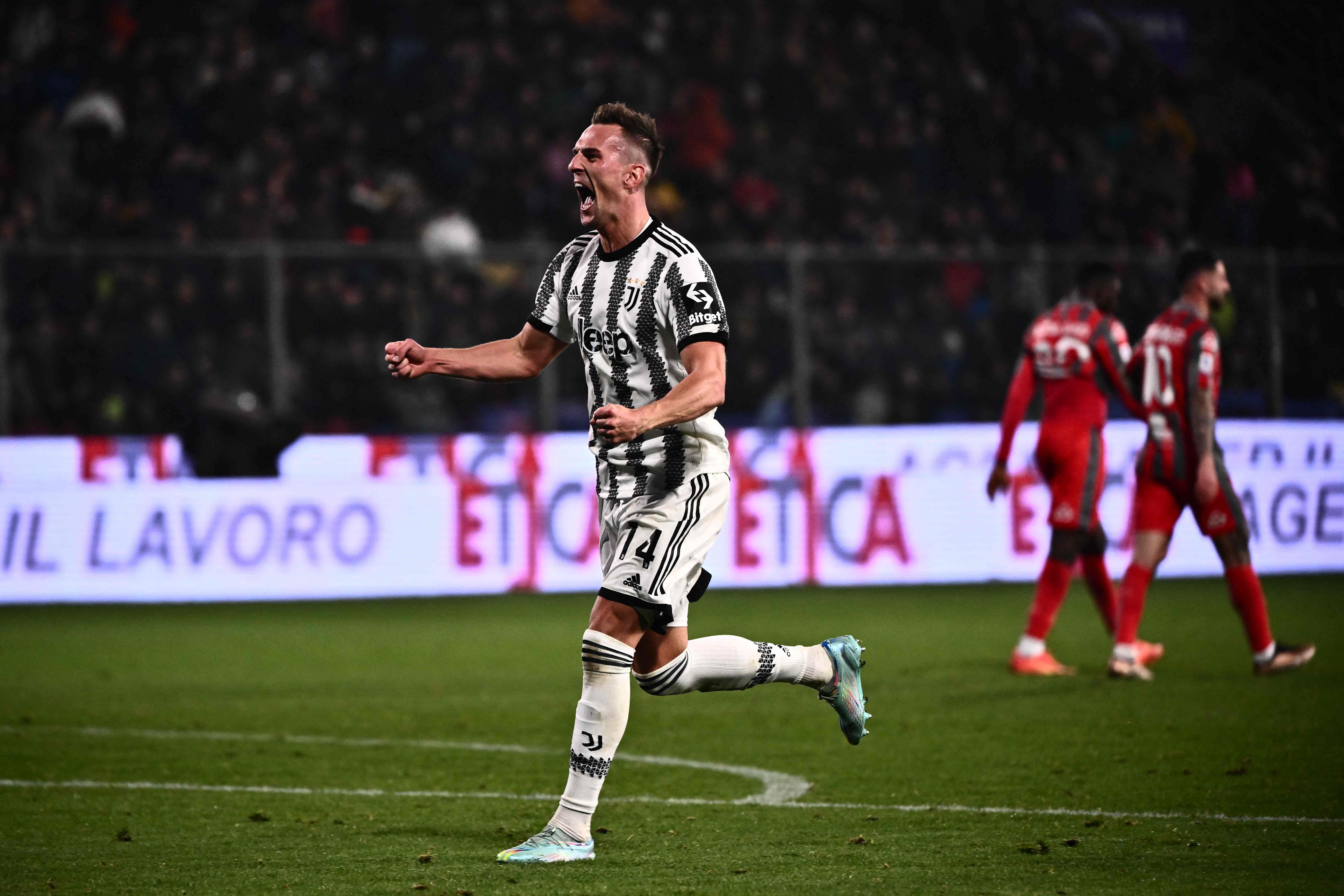 Penyerang Juventus Arkadiusz Milik melakukan selebrasi usai mencetak gol ke gawang Cremonese di laga Serie A.