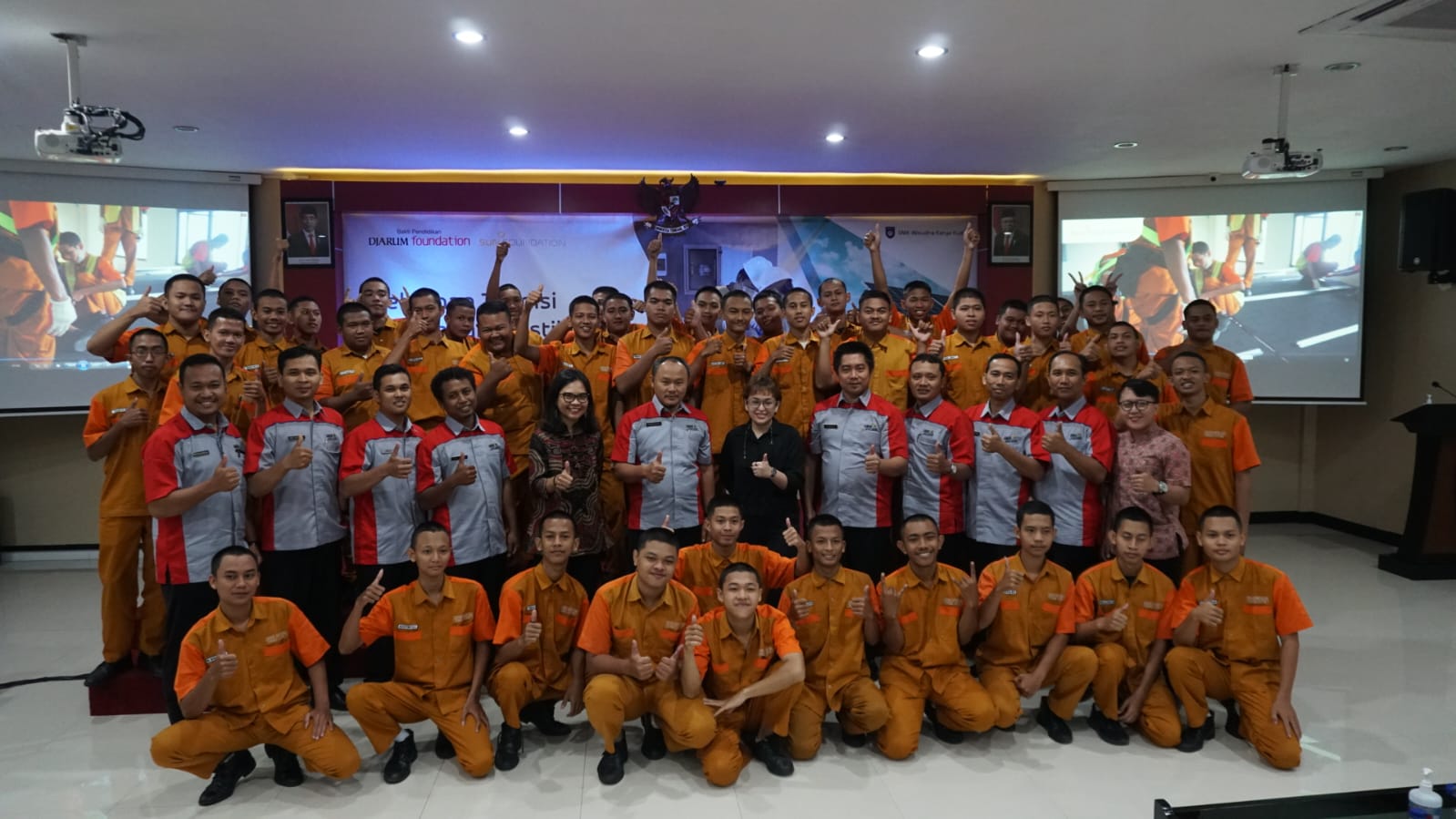 Lebih dari 131 siswa mendapatkan Pelatihan Teknisi Sistem Energi Surya dari Yayasan SUN.