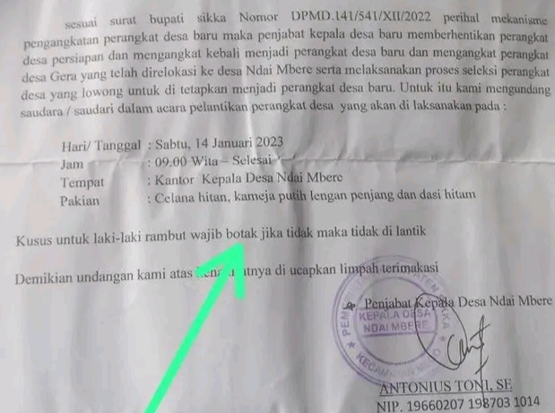 Undangan pelantikan perangkat desa di  Desa Ndai Mbere, mensyaratkan yang pria harus botok sebelum dilantik.