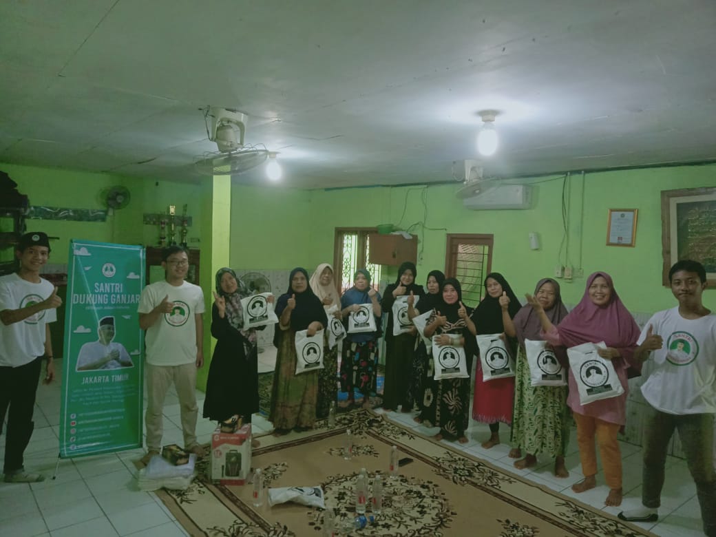 SDG Jabodetabek memberikan bantuan berupa pengeras suara di Majelis Taklim Al-Khoiriyah Kel. Penggilingan, Kecamatan Cakung, Jakarta Timur.