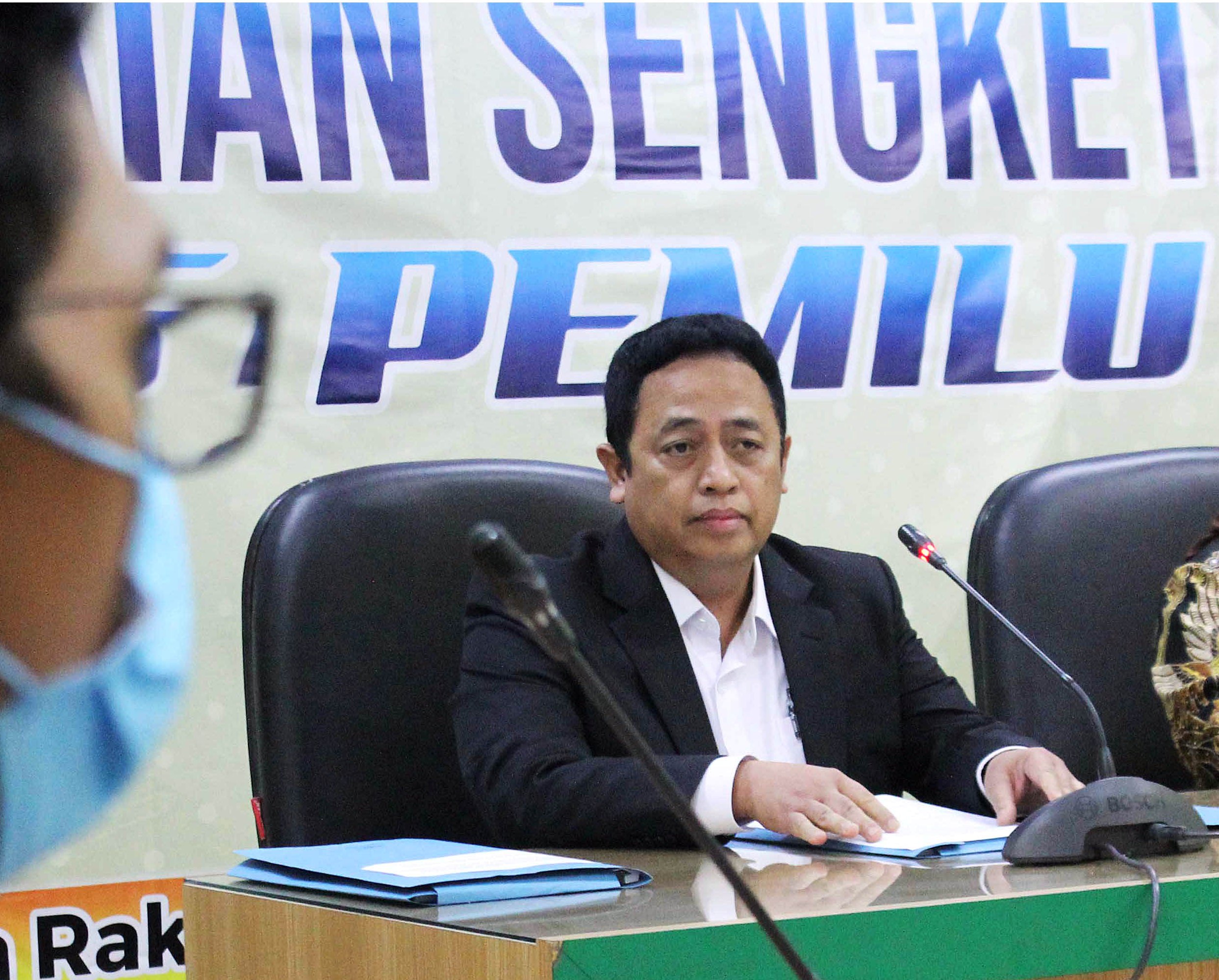 Anggota Bawaslu RI, Puadi, membeberkan pemasangan baliho bakal caleg secara teknis hukum belum bisa dilakukan.