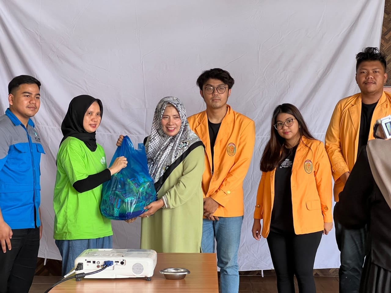 UP2P Universitas Jayabaya bersama Senat Mahasiswa melakukan aksi sosial bagi para korban gempa bumi di Kabupaten Cianjur, Jawa Barat. 