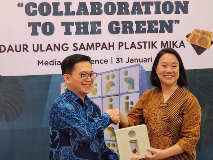 Plastik mika ialah sampah plastik tertolak yang sudah tidak memiliki nilai ekonomis. 