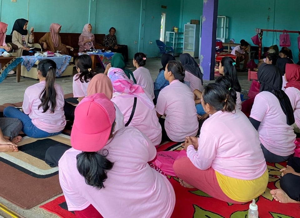 Koordinator Wilayah Srikandi Ganjar Lampung Sandra Lestar dii Sanggar Maruta, Pringsewu, Lampung, Sabtu (7/1/2023)