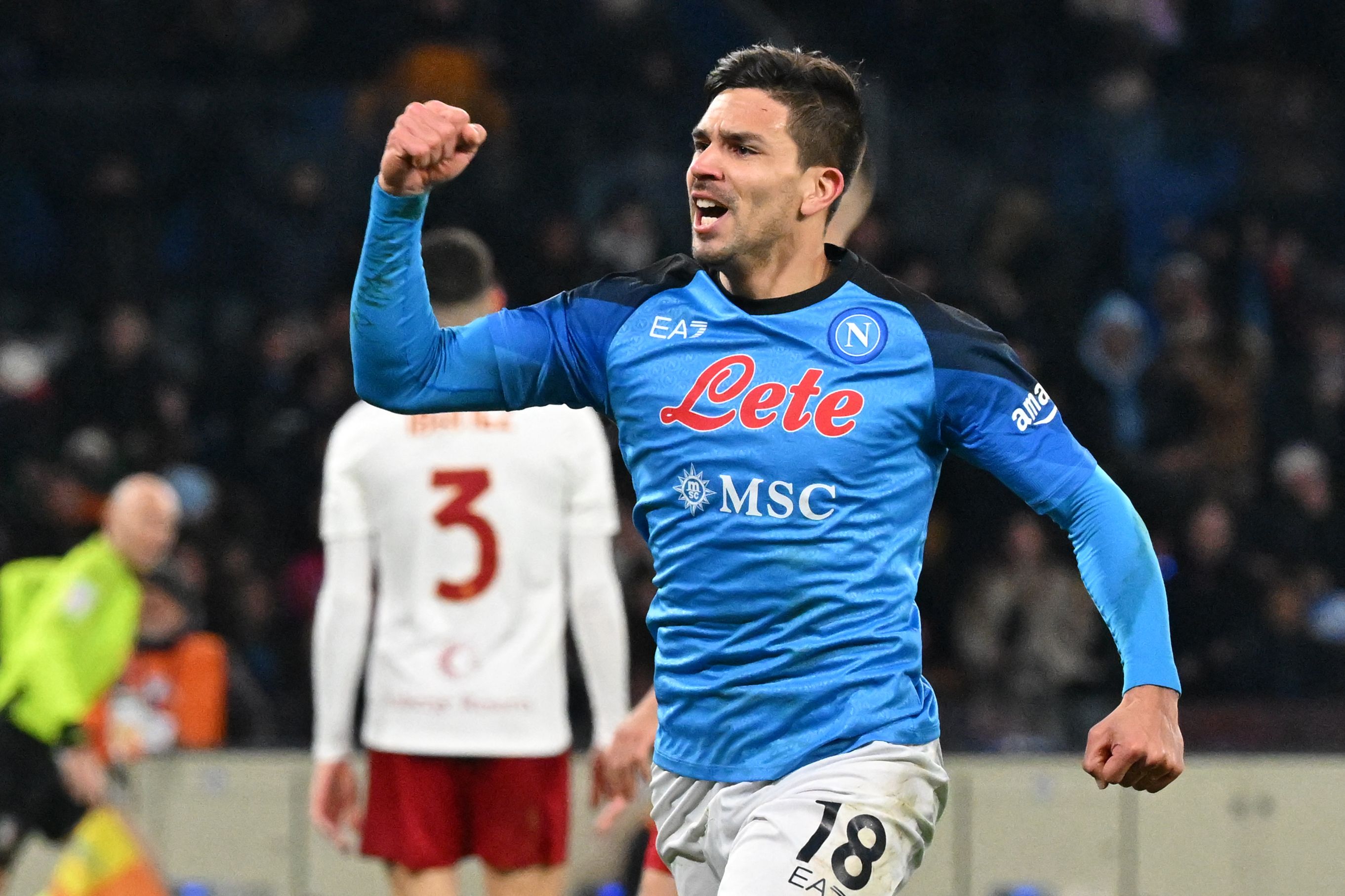 Penyerang Napoli Giovanni Simeone melakukan selebrasi usai mencetak gol ke gawang AS Roma di laga Serie A.