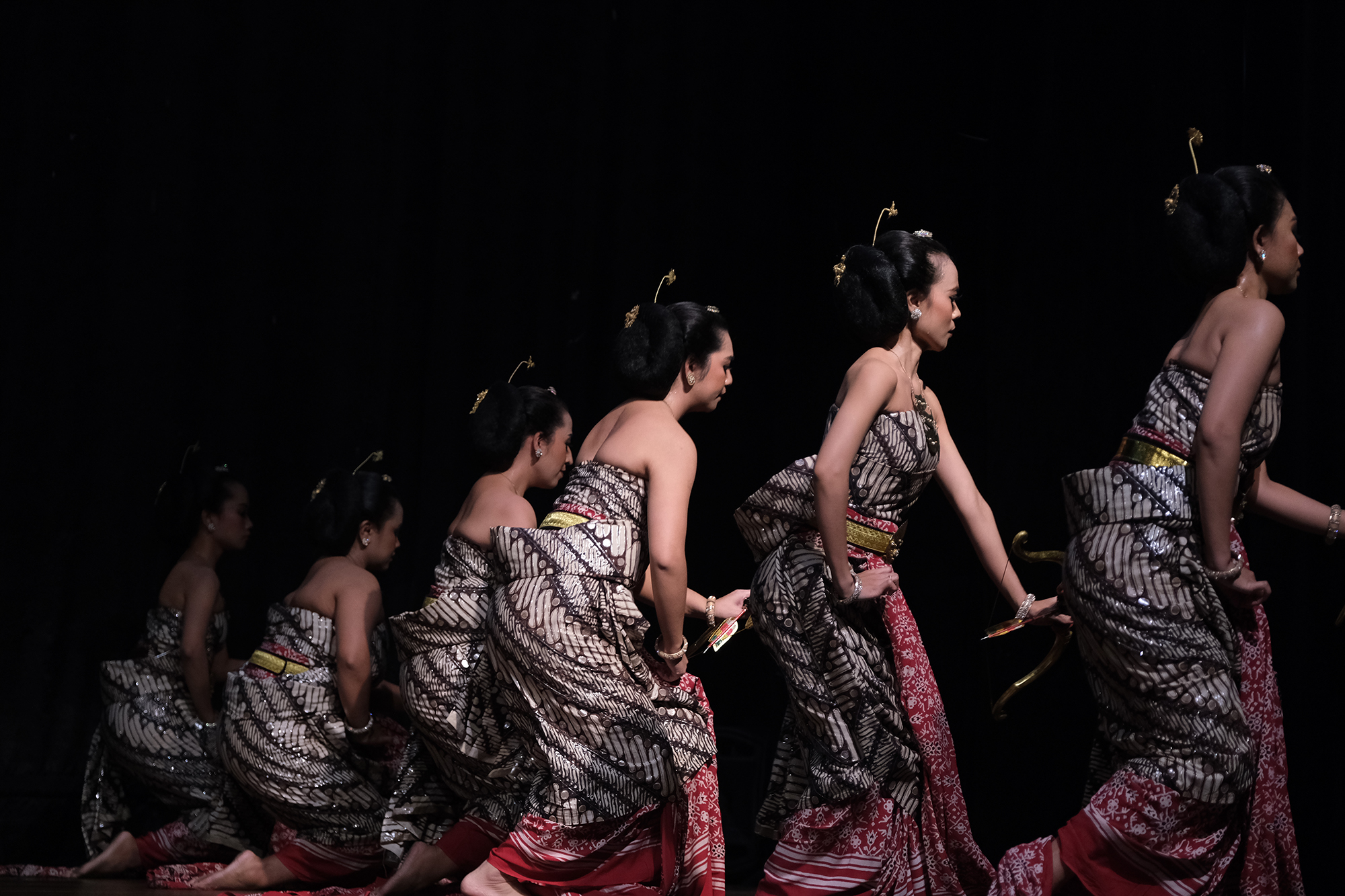 Menari merupakan salah satu kegiatan fisik yang bermanfaat bagi kesehatan otak. 