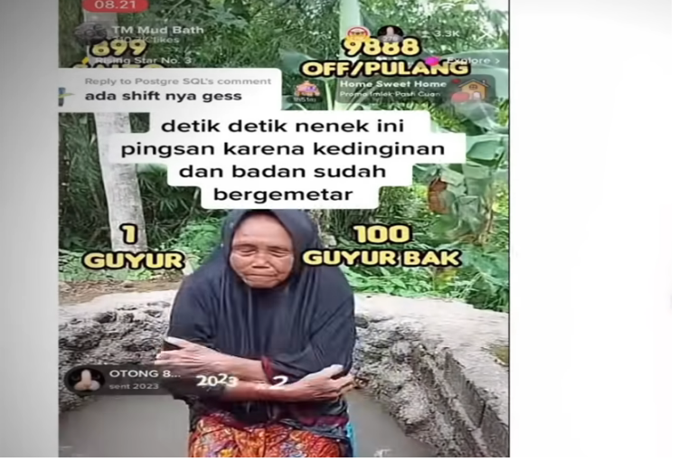 Seorang lansia dipaksa mandi lumpur untuk mengumpulkan koin.