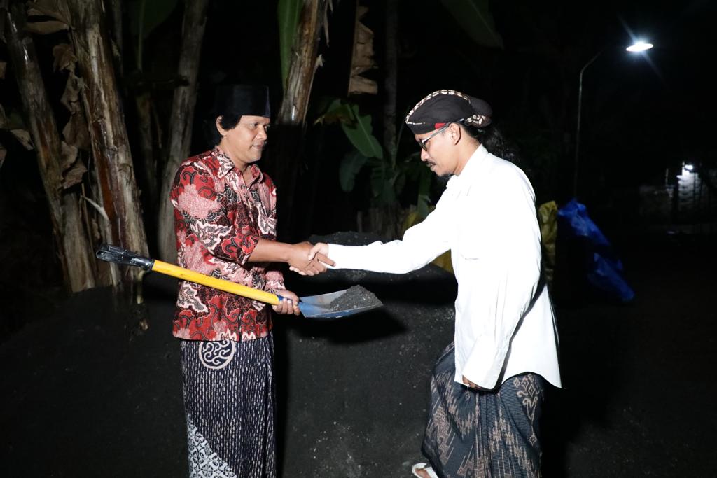 Jaringan Gus-Gus Nusantara (GGN) Jatim memberikan bantuan untuk Ponpes Bait At-Taqwa, Desa Kedunglurah, Kec. Pogalan, Kab. Trenggalek, Jatim