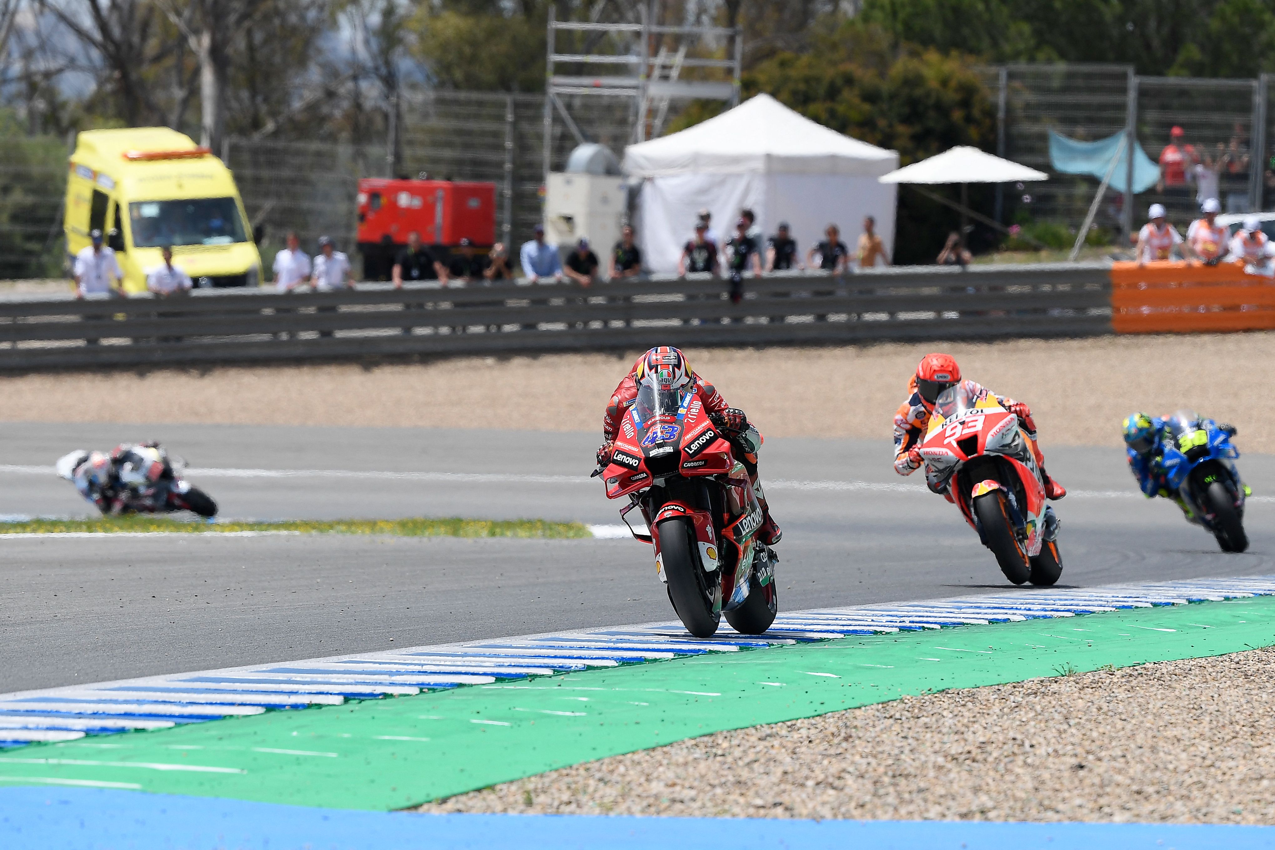 Aksi para pembalap MotoGP di Sirkuit Jerez, Spanyol
