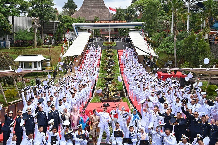 Pelantikan perwira Politeknik Pelayaran Banten