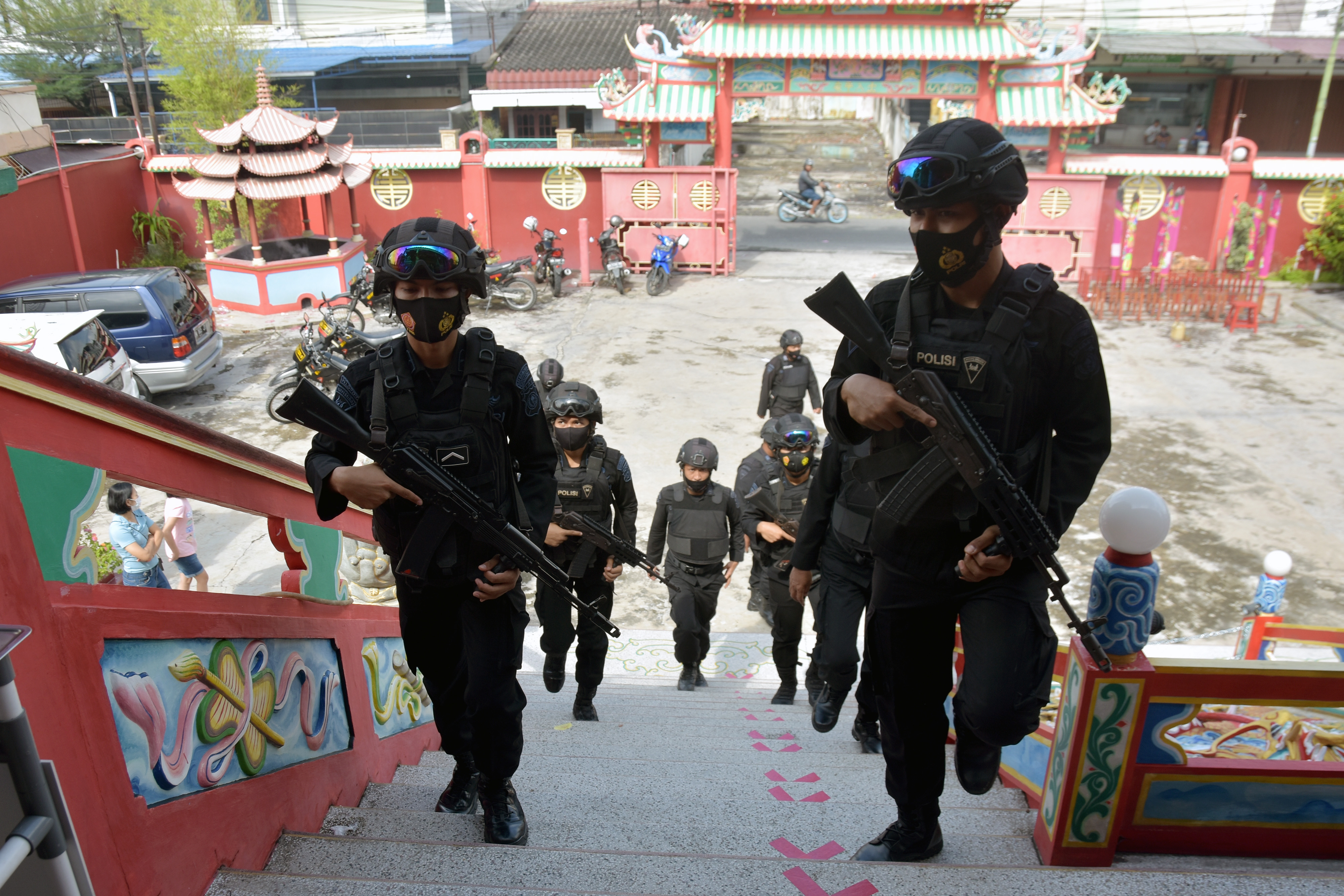 Pengamanan saat imlek